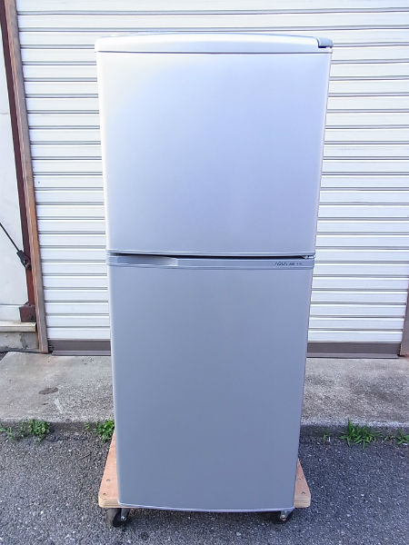 冷蔵庫（AQUA AQR-141A）